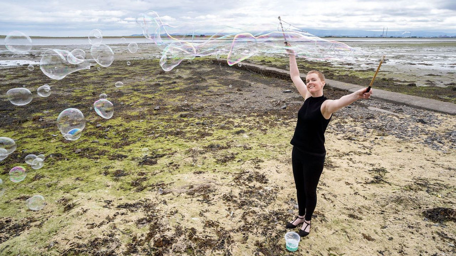Sharon Keilthy (44 tuổi) không ngừng trăn trở vì đã vì khí hậu bằng cách quá cực đoan. Ảnh: Bbc.com
