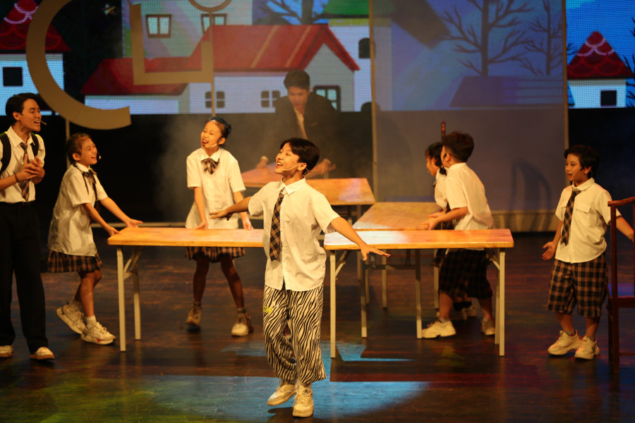 Vở nhạc kịch &apos;Viên đá ngũ sắc&apos; có sự tham gia của nhiều diễn viên nhí tài năng. Ảnh: NHTT