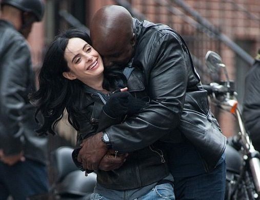 Chuyện tình giữa Jessica Jones và Luke Cage có nhiều chuyển biến hấp dẫn, logic. Chuyện tình giữa Jessica Jones và Luke Cage có nhiều chuyển biến hấp dẫn, logic.