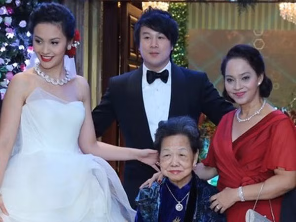 đám cưới, con trai, đại gia, Quảng Ninh, gà vàng, thiếu gia, nhà giàu, Huệ Vân, nữ đại gia, Nguyễn Thị Liễu, Johnathan Hạnh Nguyễn, Quỳnh Chi, Diệu Hiền, đám-cưới, con-trai, đại-gia, Quảng-Ninh, gà-vàng, thiếu-gia, nhà-giàu, Huệ-Vân, nữ-đại-gia, Nguyễn-Th