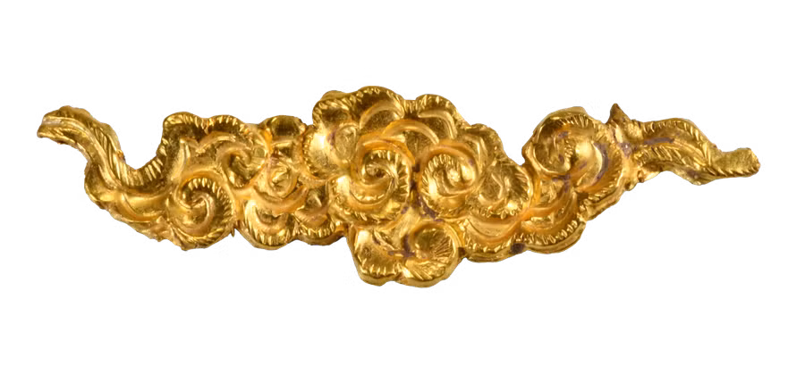 Mảnh vàng trang trí văn mây thời Trần (thế kỷ 13 - 14).