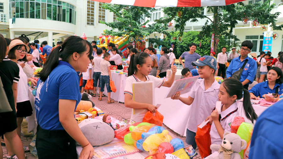 “Trung thu Hồng” món quà đặc biệt ý nghĩa đối với trẻ khuyết tật.
