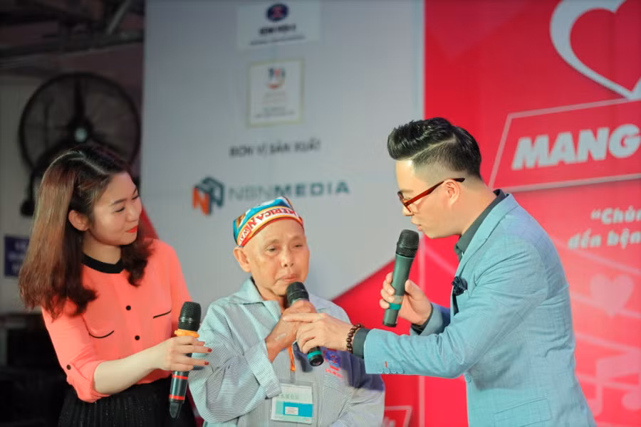 Chương trình mang âm nhạc đến bệnh viện số 190