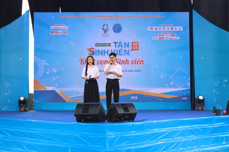 Ngày hội Tân sinh viên với nhiều hoạt động phong phú, đa dạng, nhưng không kém phần thú vị cho các bạn sinh viên.