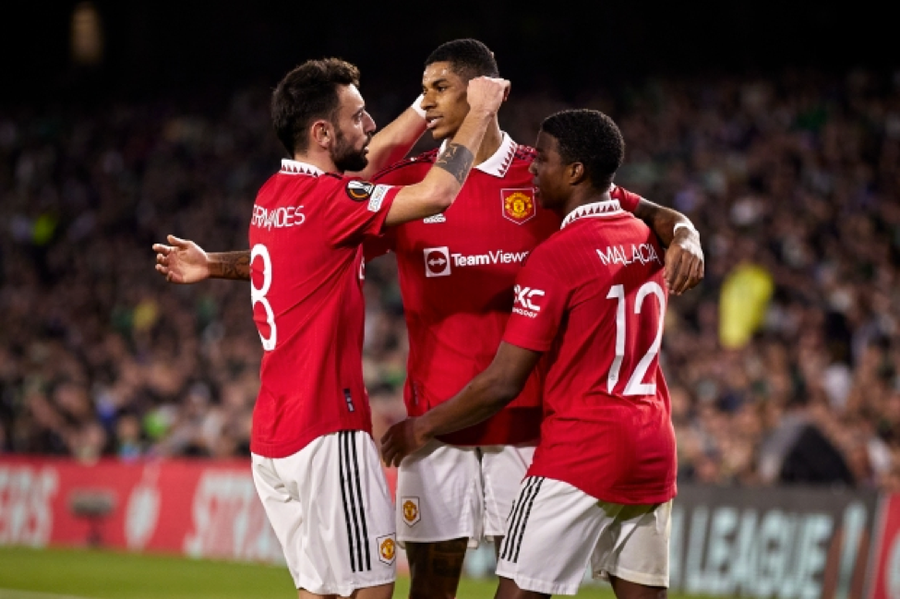 Marcus Rashford và các đồng đội ăn mừng bàn thắng vào lưới Real Betis. Marcus Rashford và các đồng đội ăn mừng bàn thắng vào lưới Real Betis.