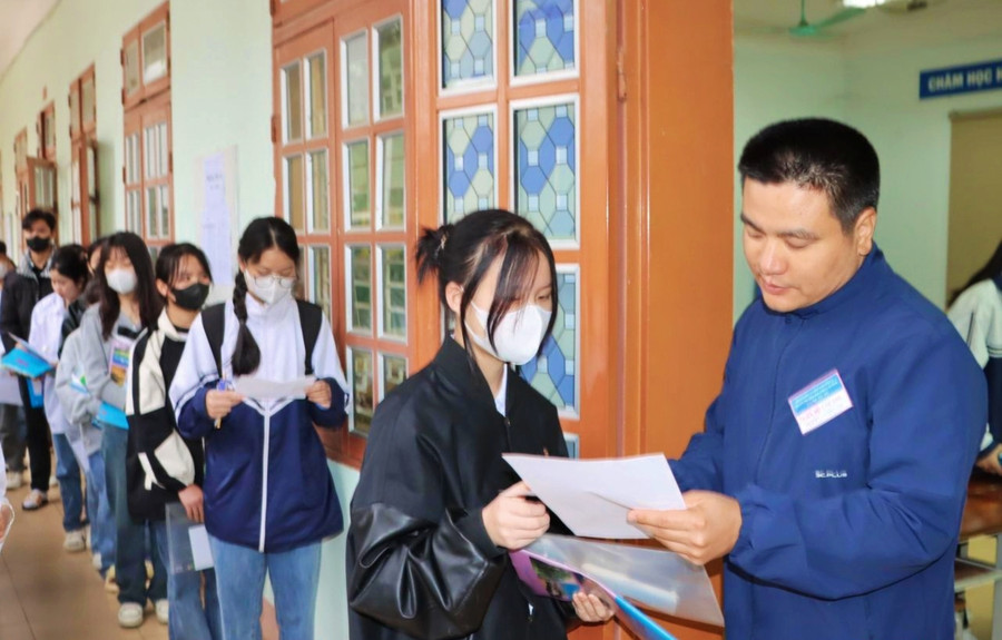 Các thí sinh dự thi học sinh giỏi năm học 2023 - 2024. Các thí sinh dự thi học sinh giỏi năm học 2023 - 2024.