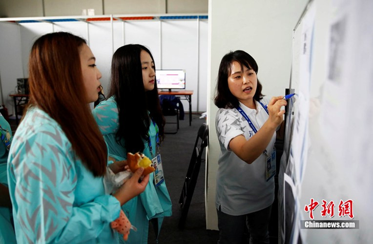 Tình nguyện viên xinh đẹp tại ASIAD 17 ảnh 1 Tình nguyện viên xinh đẹp tại ASIAD 17 ảnh 1