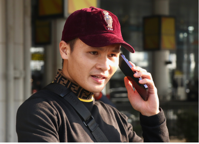 Quang Hải đáp chuyến bay xuống nội bài sáng 15/12. Quang Hải đáp chuyến bay xuống nội bài sáng 15/12.