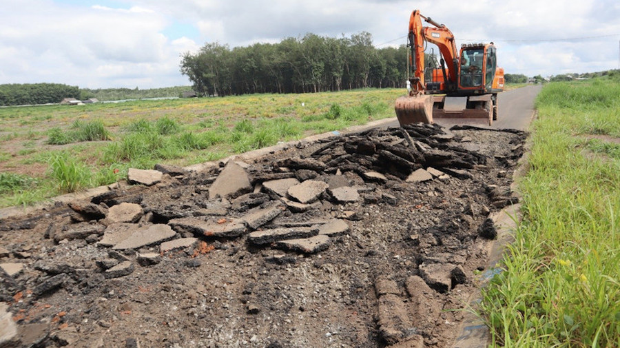 Bình Phước đã tiến hành nhiều cuộc thanh tra về việc chấp hành các quy định pháp luật trong quản lý, sử dụng đất đai. Bình Phước đã tiến hành nhiều cuộc thanh tra về việc chấp hành các quy định pháp luật trong quản lý, sử dụng đất đai.