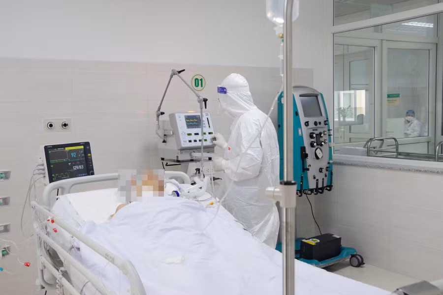 Bệnh nhân mắc Covid-19 nặng và chưa tiêm vắc-xin. Ảnh: BVCC