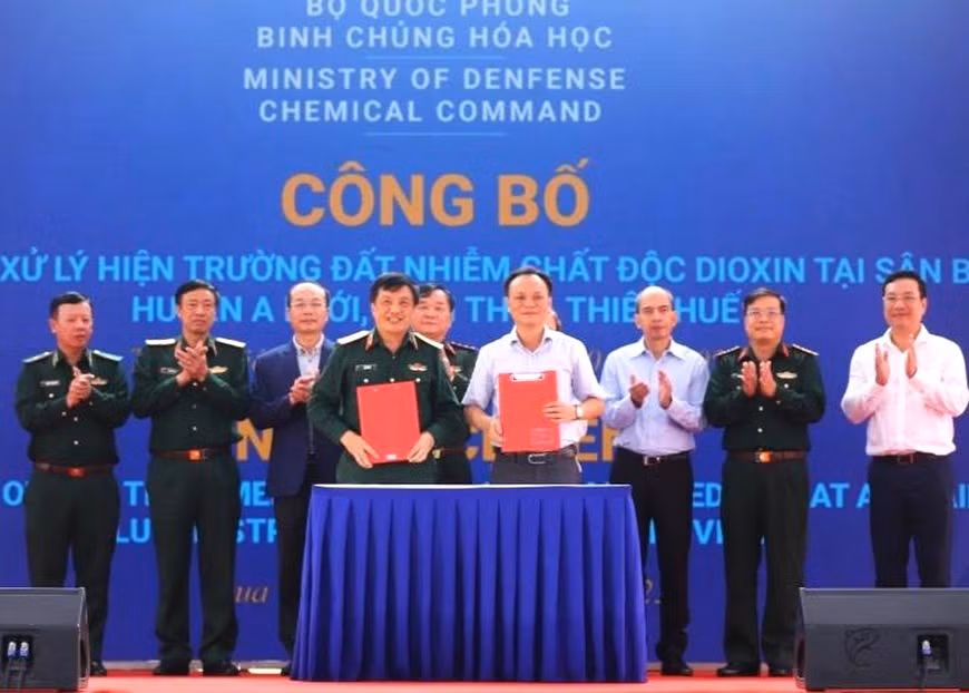 Hoàn thành xử lý đất nhiễm độc Dioxin tại sân bay vùng cao Thừa Thiên – Huế.