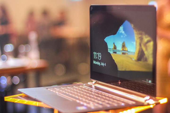 Laptop mỏng nhất thế giới về Việt Nam, giá 43 triệu đồng