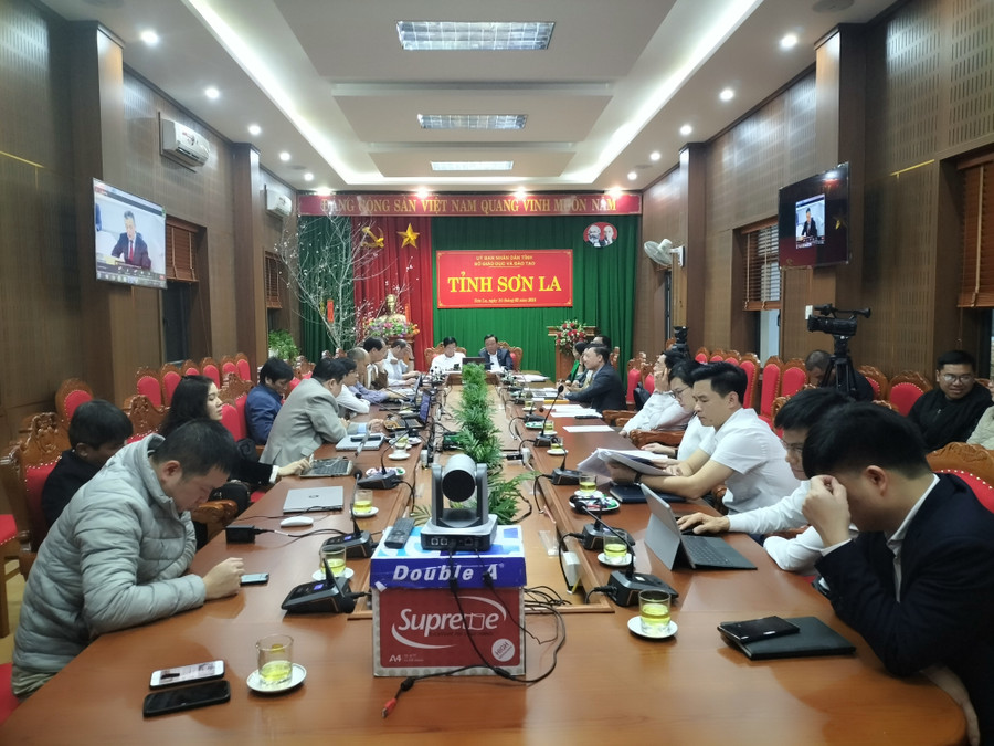 Các đại biểu tham dự lễ công bố tại điểm cầu Sơn La.