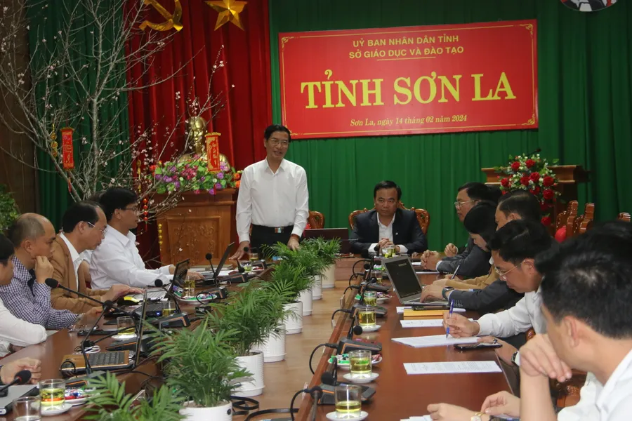 Ông Nguyễn Huy Hoàng, Giám đốc Sở GD&ĐT tỉnh Sơn La phát biểu.