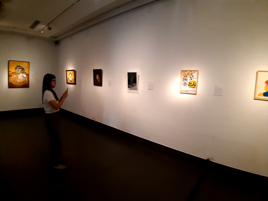 Các tác phẩm thắng giải trong cuộc thi 'UOB Painting of the year' thể hiện các góc nhìn và ý niệm độc đáo của nghệ sĩ Việt. Các tác phẩm thắng giải trong cuộc thi 'UOB Painting of the year' thể hiện các góc nhìn và ý niệm độc đáo của nghệ sĩ Việt.