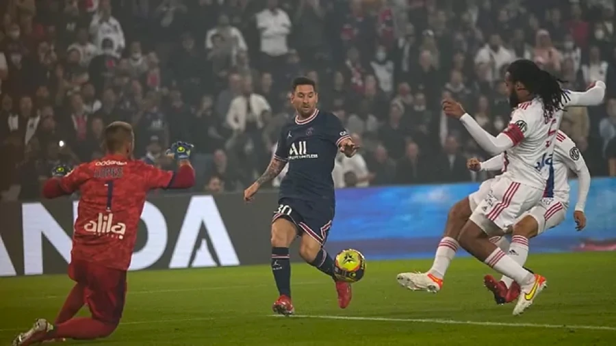 Messi trong trận đấu với Lyon hôm 20/9.