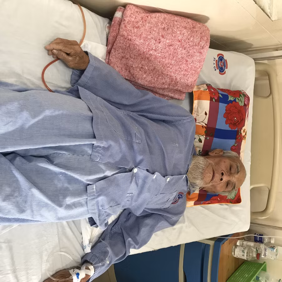 Bệnh nhân sau phẫu thuật. Bệnh nhân sau phẫu thuật.