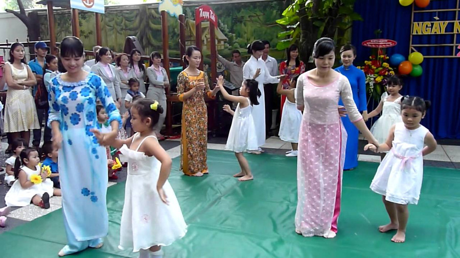 Tạo ra nền tảng chắc chắn để trẻ lớn lên hạnh phúc (ảnh nguồn internet) Tạo ra nền tảng chắc chắn để trẻ lớn lên hạnh phúc (ảnh nguồn internet)