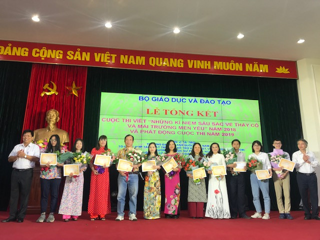 Các tác giả đạt giải khuyến khích