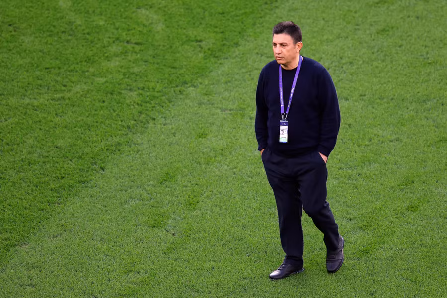 HLV Amir Ghalenoei nhận lỗi sau trận thua của Iran.