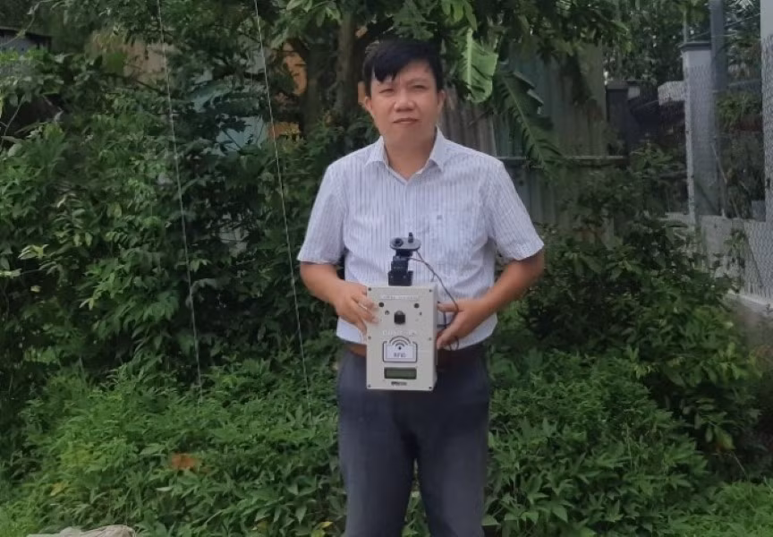 Thầy giáo Lê Đức Quốc cho biết, sản phẩm của mình giúp xây dựng lớp học thông minh