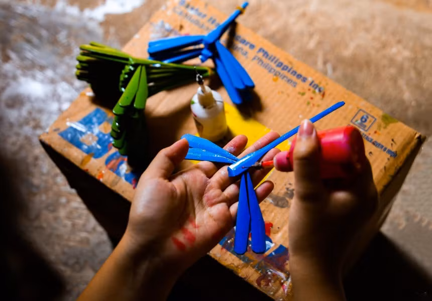 Làng "nuôi" chuồn chuồn tre ảnh 6