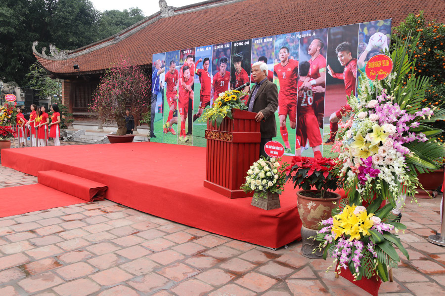 Nhà sử học Dương Trung Quốc chia sẻ tại triển lãm Nhà sử học Dương Trung Quốc chia sẻ tại triển lãm