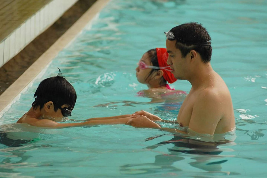 Nhiều địa phương khuyến khích HS tăng cường tập luyện bơi trong dịp hè 2019.