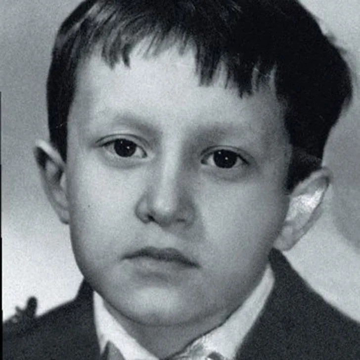 Alexander Pichuskin khi còn nhỏ. Alexander Pichuskin khi còn nhỏ.