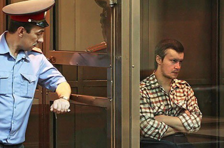 Pichuskin tại phiên tòa xét xử. Pichuskin tại phiên tòa xét xử.