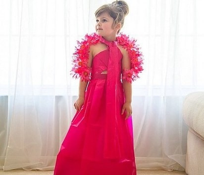 Cô bé Mayhem được các tín đồ thời trang mê mẩn bởi vẻ ngoài đáng yêu, khuôn mặt vô cùng dễ thương. cô bé còn được các tín đồ thời trang mê mẩn bởi vẻ ngoài đáng yêu, khuôn mặt vô cùng dễ thương.