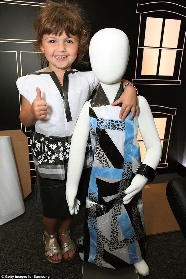 Cô bé 5 tuổi trở thành nhà thiết kế trẻ tuổi nhất thế giới