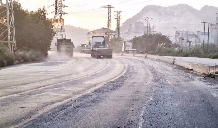 Một tuyến đường qua địa bàn tỉnh Hà Nam sau nhiều năm thi công vẫn chưa 'về đích'. Ảnh: Văn Thanh.