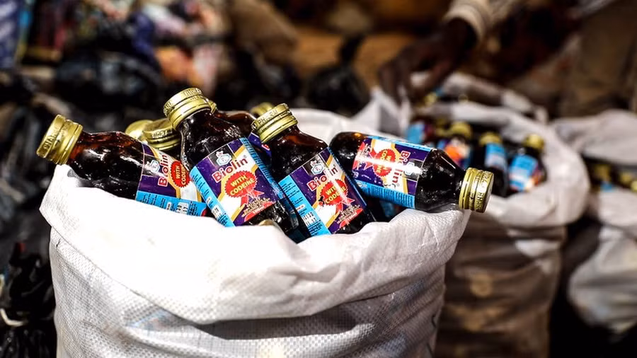 Siro ho chứa codeine được buôn bán tràn lan tại Nigeria.