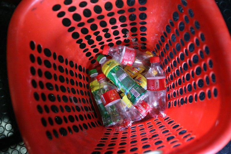 Mỗi chai nhựa được thu gom không chỉ giảm tác hại cho môi trường mà còn tạo quỹ cho hoạt động chi đoàn.