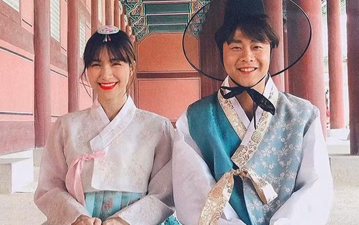 Chỉ một dòng status, Hoà Minzy hé lộ chuyện đã sinh con đầu lòng?