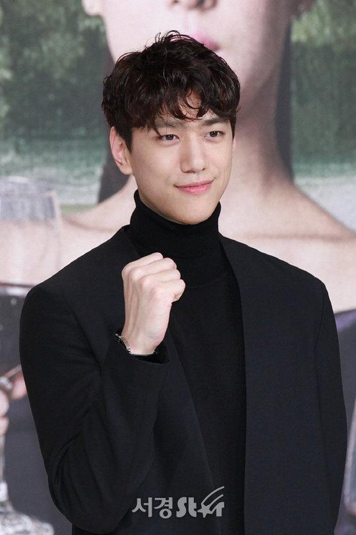 Nam diễn viên Sung Joon gây bất ngờ khi tuyên bố đã kết hôn và có con ảnh 1