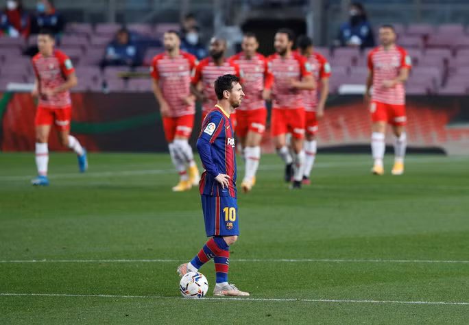 Messi vẫn chơi tốt nhưng Barca đang thiếu "số 9" thực thụ để giải quyết trận đấu.