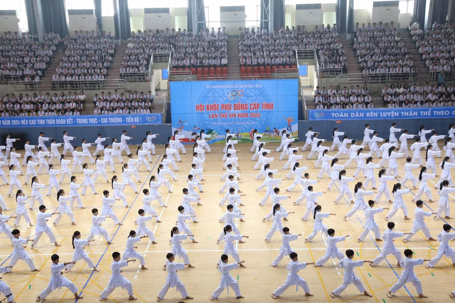 ...đến từ trường THCS Đại Nài, trường THCS Thạch Linh (TP Hà Tĩnh)