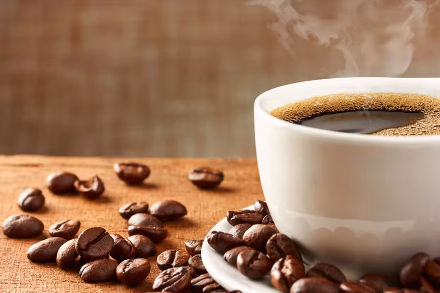 Cần tránh xa caffeine nếu bạn không muốn bị đau đầu.