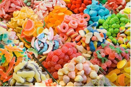 Những món ăn vặt, bánh kẹo bắt mắt ngày Tết. Nguồn: Viện dinh dưỡng. Những món ăn vặt, bánh kẹo bắt mắt ngày Tết. Nguồn: Viện dinh dưỡng.