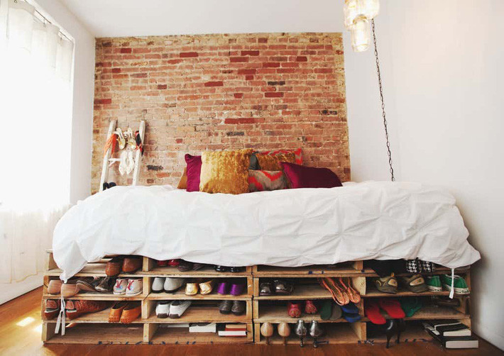 Recycled-Pallet-Bed-Frames-homesthetics-16 Recycled-Pallet-Bed-Frames-homesthetics-16