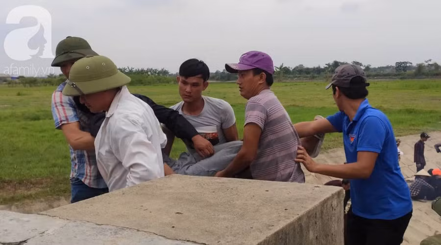 Tiếng khóc xé lòng trong ngôi nhà 3 đứa trẻ bị đuối nước: Tụi nó còn chưa kịp ăn bữa cơm chiều với bố mẹ-2