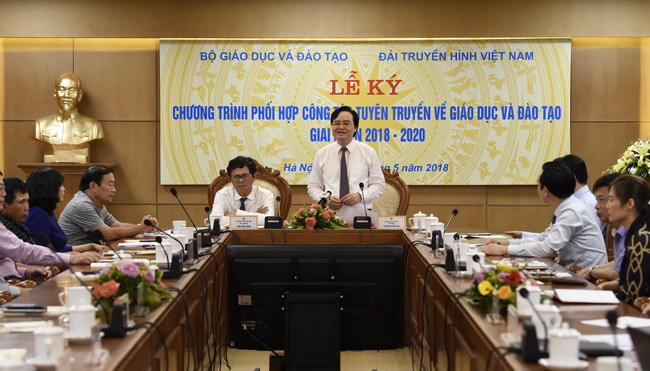 Bộ trưởng Phùng Xuân Nhạ phát biểu tại lễ ký Bộ trưởng Phùng Xuân Nhạ phát biểu tại lễ ký