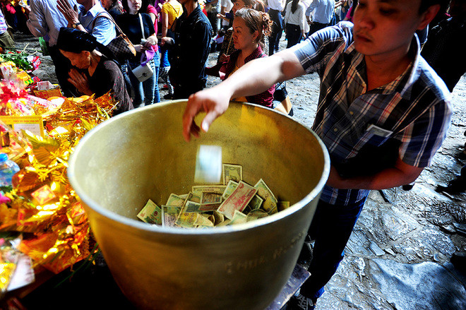 Chùa Hương đón hàng nghìn du khách ngày khai hội ảnh 11