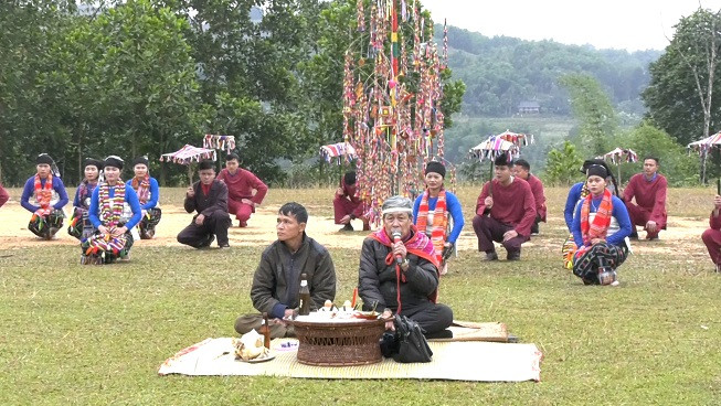 Lễ hội Chá Mùn dân tộc Thái xã Yên Thắng, huyện Lang Chánh, Thanh Hóa. Ảnh: Ngọc Thỏa. Lễ hội Chá Mùn dân tộc Thái xã Yên Thắng, huyện Lang Chánh, Thanh Hóa. Ảnh: Ngọc Thỏa.