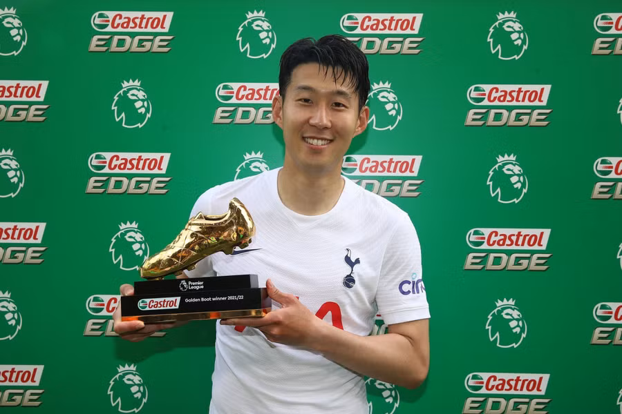 Son làm nên lịch sử với danh hiệu Vua phá lưới Ngoại hạng Anh mùa giải 2021 - 2022.