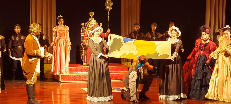 Vở kịch 'Vua Lear' của Sân khấu Lệ Ngọc vừa được công diễn tại Nhà hát Lớn Hà Nội và rạp Kim Mã. Ảnh: Bình Thanh.