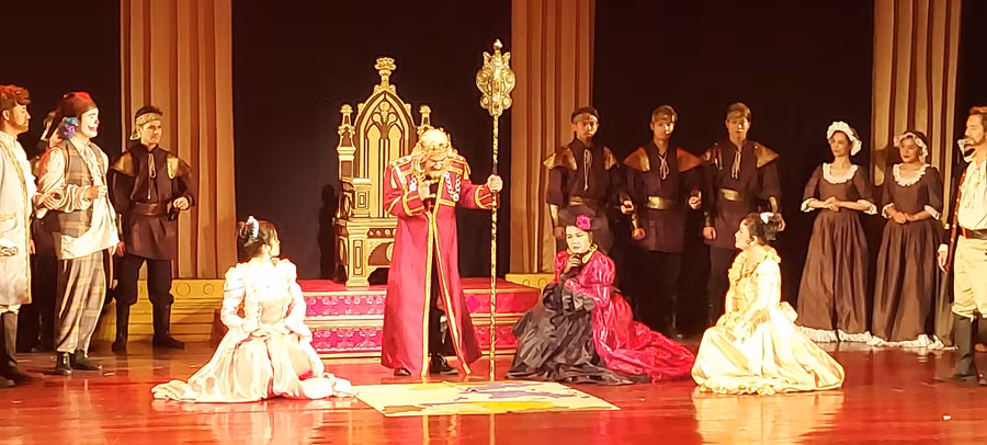 Dàn dựng những kịch bản kinh điển như 'Vua Lear' là nỗ lực rất lớn của Sân khấu Lệ Ngọc.