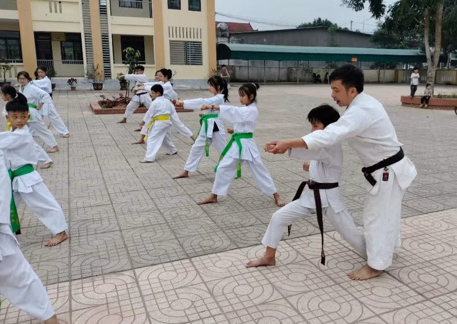 Các 'võ đường' của thầy Toàn chủ yếu là tại các sân trường.